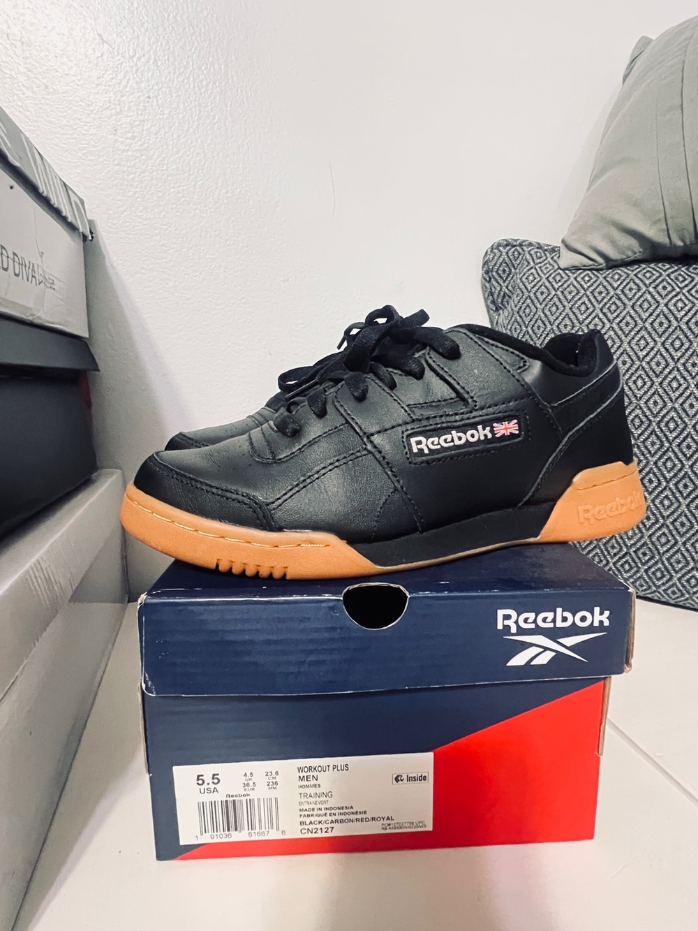 Reebok Workout Plus. Men’s 5.5